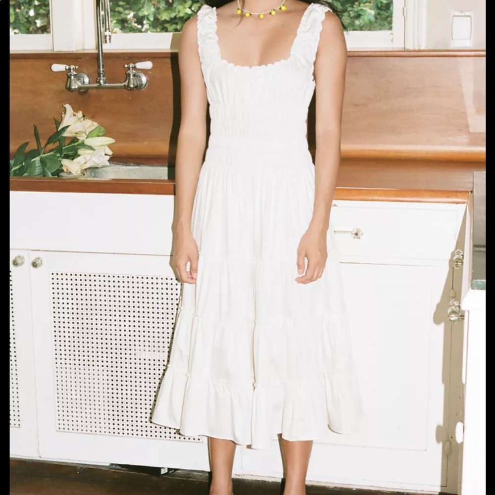 ISO! Don’t buy! LISA SAYS GAH AGATHA DRESS.looking for size small/medium!